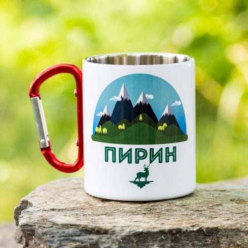 kanche-s-karabiner-za-planinari-podarak-pirin Stainless steel camping mug with red carabiner handle – Mountain Pirin design – Lightweight travel cup for hikers and outdoor adventures