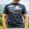 Dark grey organic cotton t-shirt with mountain biker and bear print – Bulgarian slogan “Mechka strah, men ne” (Fear the bear? Not me).