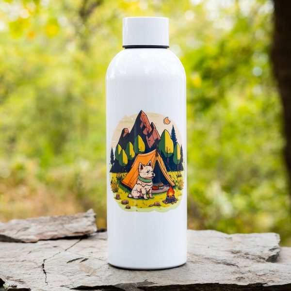 butilka-ot-stomana-zdrava-kuche White stainless steel bottle (800 ml) featuring an illustration of a dog sitting by a tent and a campfire, with mountains and trees in the background.
