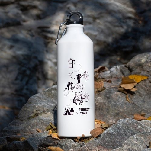 butilka-za-voda-prehodi-perfect-day Lightweight 800ml aluminum bottle with a minimalistic "Perfect Day" adventure design, placed on a rock in a natural setting.