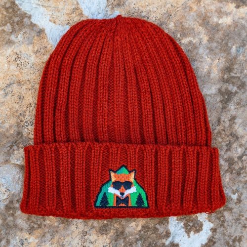 oranzheva-zimna-shapka-s-lisitsa orange knitted winter beanie with fox and forest embroidery, made of 50% acrylic and 50% recycled polyester, unisex one size