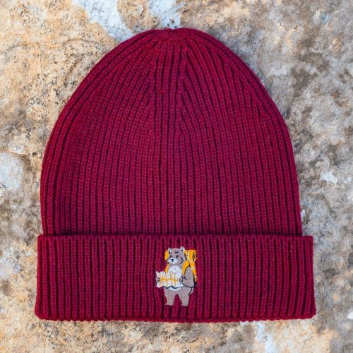 zimna-shapka-bordo-mechka burgundy embroidered winter beanie with bear tourist design, made of 50% acrylic and 50% recycled polyester, unisex one size