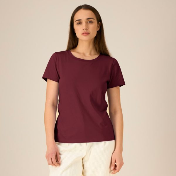 damska-bordo-teniska-organichen-pamuk-za-brandirane Women's burgundy organic cotton t-shirt premium quality for workwear, branding and promotional printing
