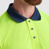 detayl-yaka-svetlootrazitelna-polo-yellow-neon-navy Close-up of high visibility yellow polo shirt with contrasting navy collar and navy buttons designed for professional safety workwear