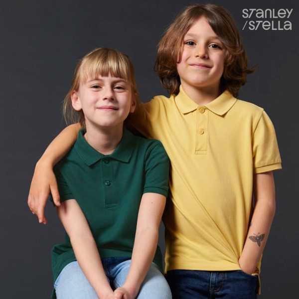 Kids' polo shirts with collar made from 100% organic cotton, ideal for school uniforms, embroidery, custom printing and eco-friendly children's clothing.